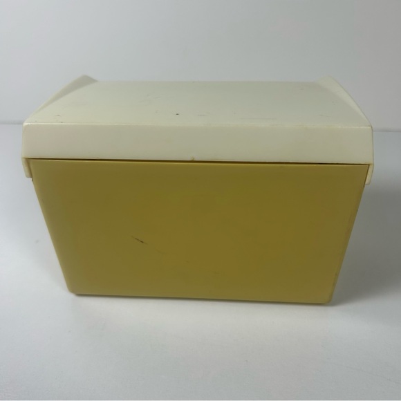 Vintage Plastic Recipe Box Flowers Flip Top Lid with Some Recipes Lemon Bush - Picture 8 of 8
